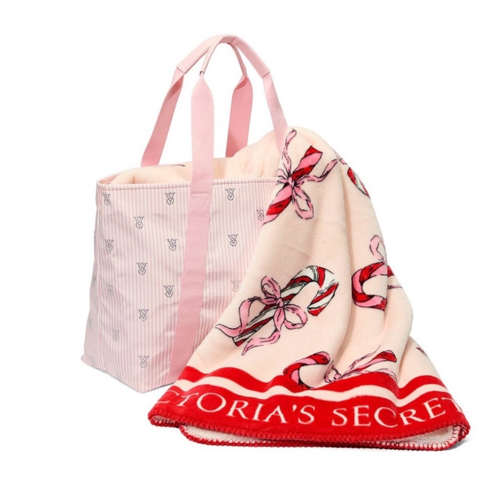 Victoria’s Secret Candy Cane Sherpa Plush Blanket & Tote Set - Picture 1 of 10